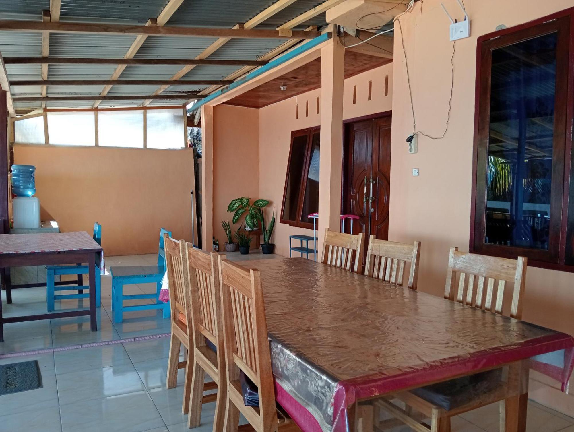 Mamalis Homestay Manado Esterno foto