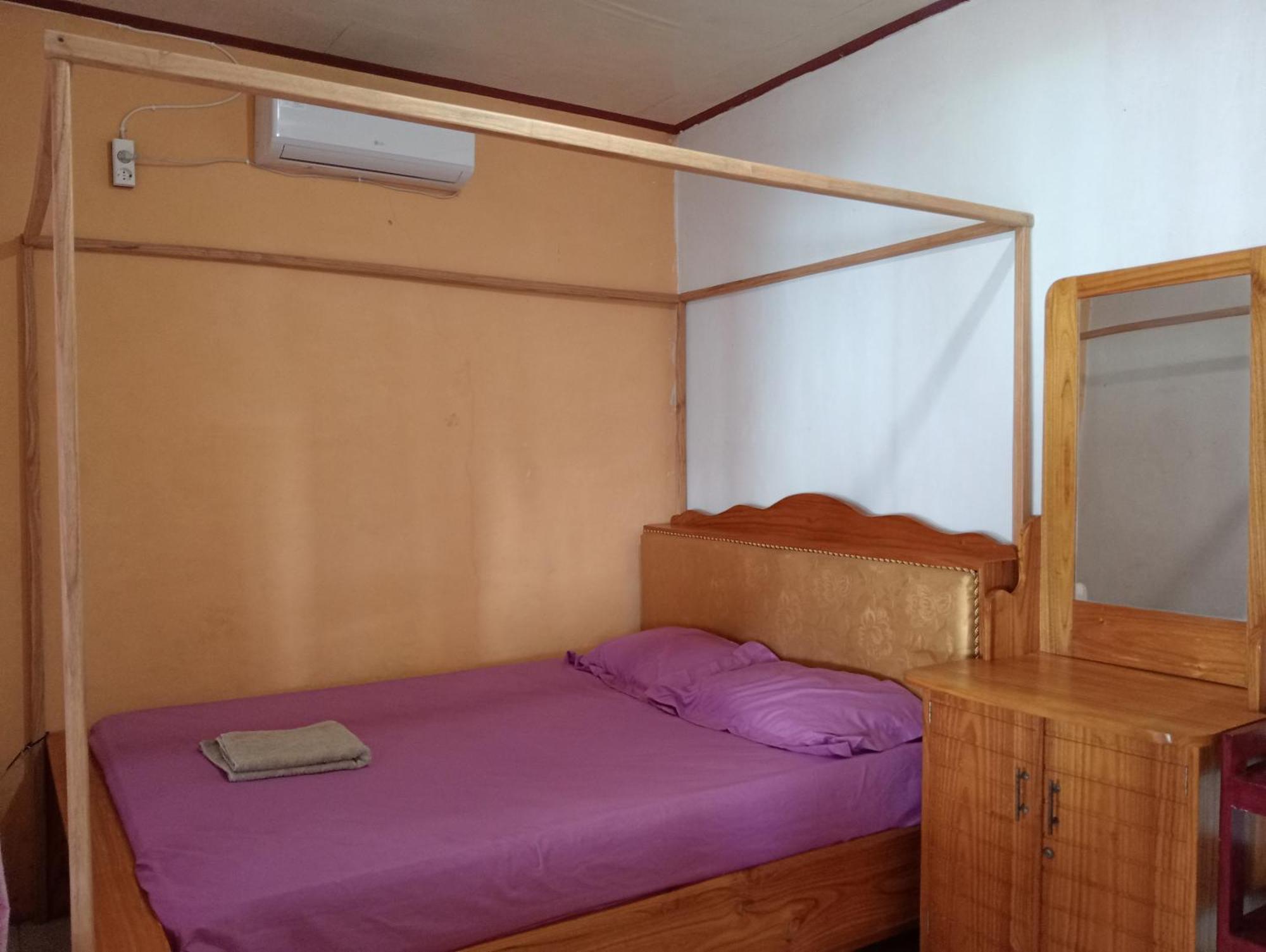 Mamalis Homestay Manado Esterno foto