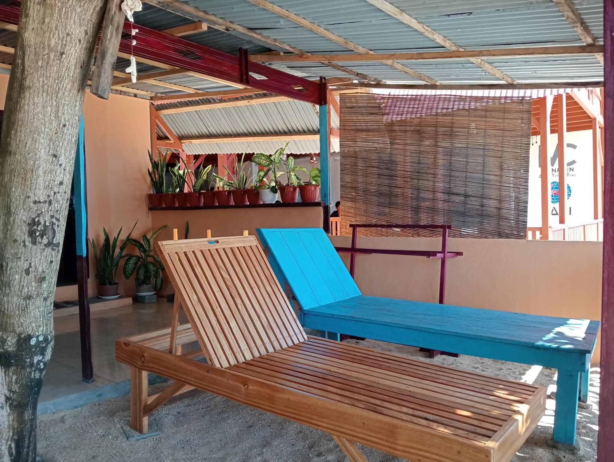 Mamalis Homestay Manado Esterno foto